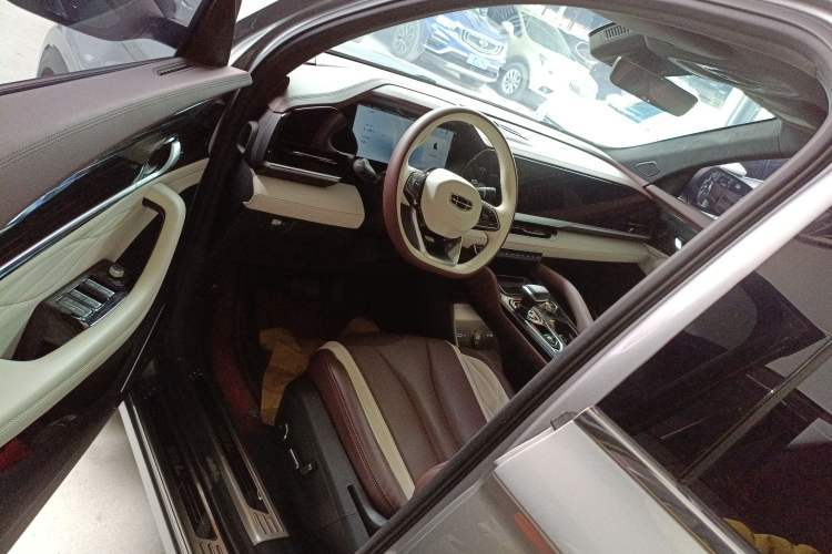 Used Geely Auto Monjaro L 2024 2.0TD High-Power Automatic Two-Wheel Drive Yunqi Version