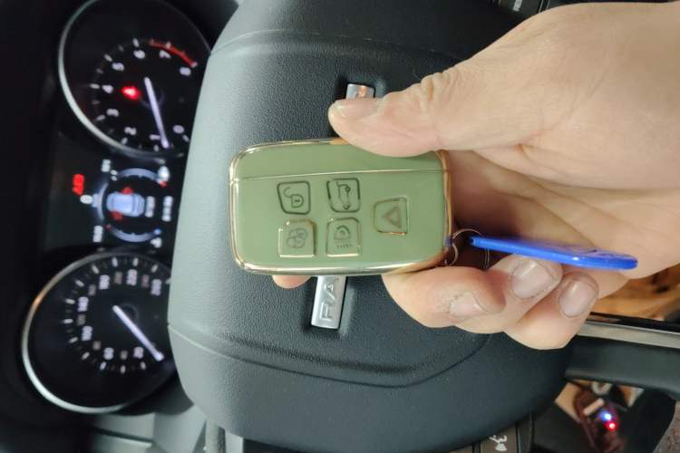 Used Land Rover Range Rover Evoque 2018 240PS PURE Style Edition
