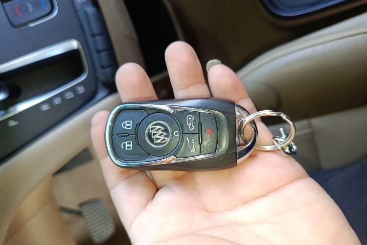 Used Buick GL8 2017 ES 28T Premium Version China V Standard
