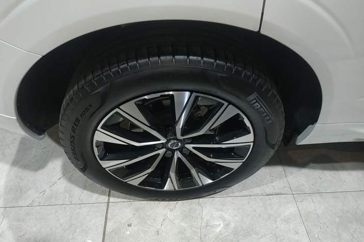 Used Volvo XC60 2023 B5 4x4 Smart Luxury Edition