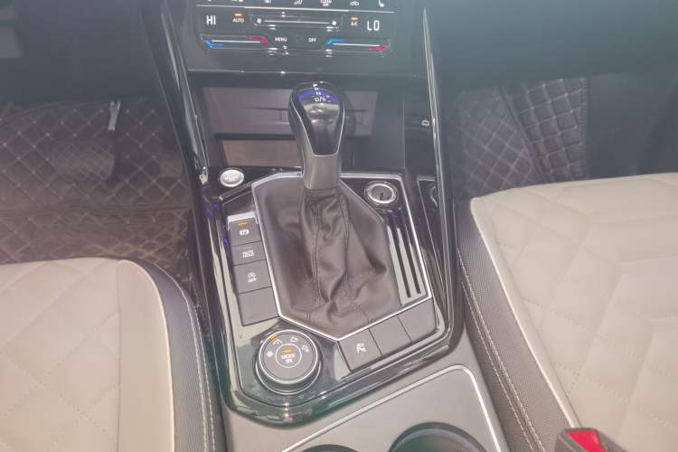 Used Volkswagen Tayron 2023 Revised Version 380TSI All-Wheel Drive R-Line High-Energy Edition