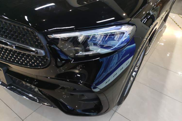 Used Mercedes-Benz GLC 2023 Refreshed GLC 300 L 4MATIC Dynamic Edition 5 Seats
