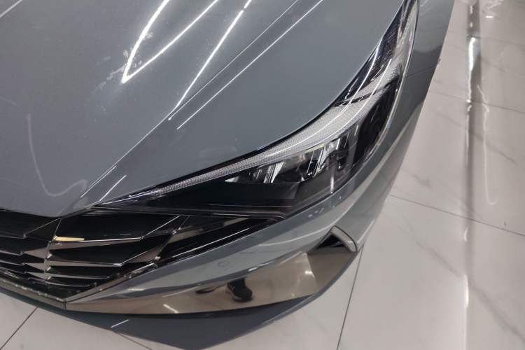 Used Hyundai Elantra 2022 1.5L CVT LUX Prestige Edition
