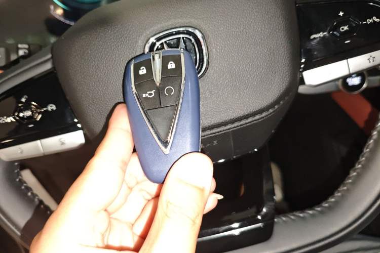 Used Changan CS75 PLUS 2024 3rd Generation Champion Edition 2.0T Intelligent Drive Performance Model
