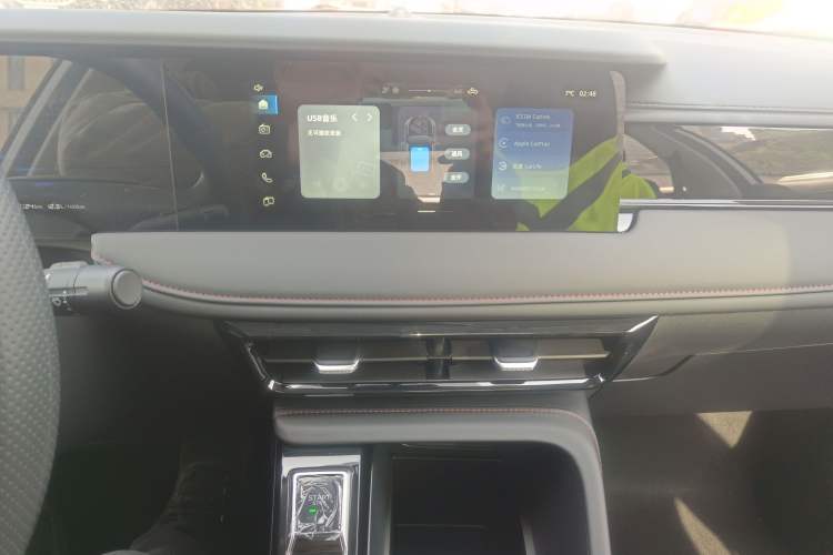 Used Roewe i5 2026 Model 1.5L CVT Luxury Edition
