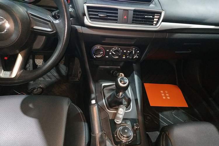 Used Mazda Mazda 3 Axela 2017 Sedan 1.5L Manual Comfort Model Emission Standard China V
