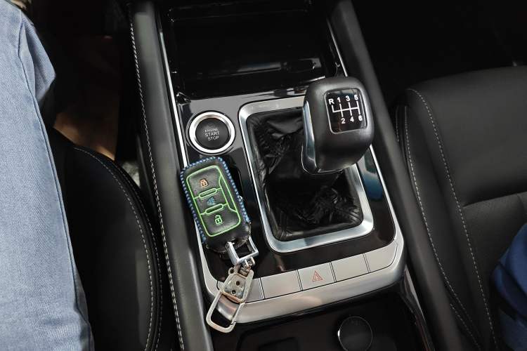 Used JETOUR X90 2019 1.5T Manual Smart Enjoyment Version 6 Seats China VI Standard
