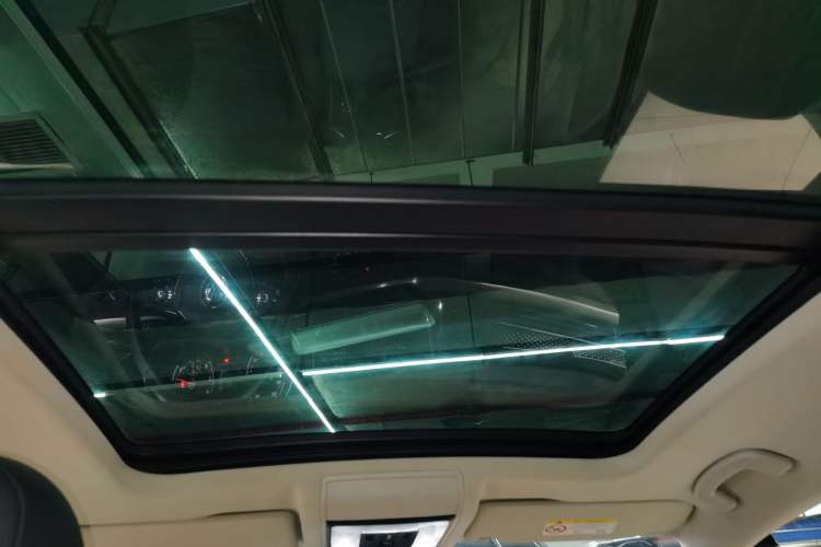 Used Volkswagen Passat 2020 Facelift 330TSI Elite Edition China VI Standard
