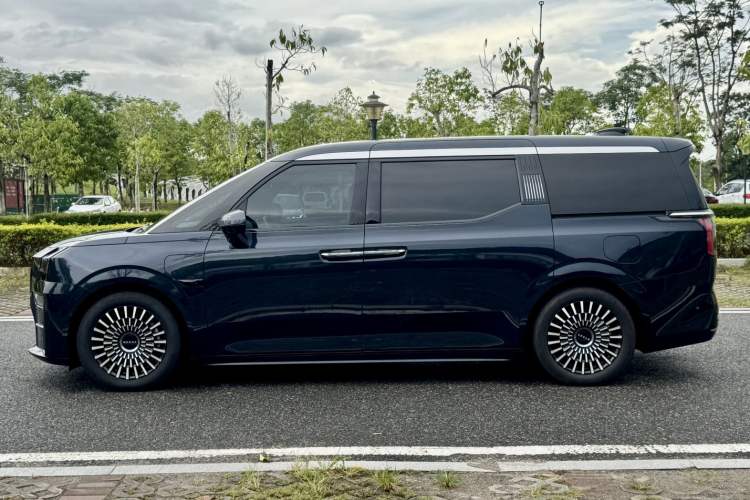 Used Zeekr 009 2022 ME Edition
