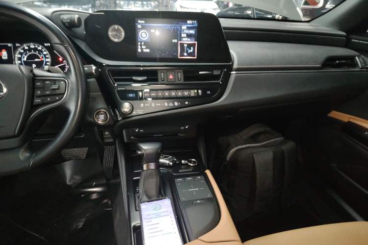 Used Lexus ES 2021 260 Excellence Edition
