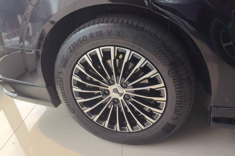 Used Denza D9 2024 DM-i 1050 Luxury Model