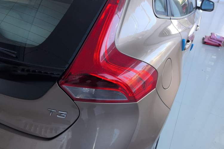 Used Volvo V40 2016 T3 Zhiyi Edition
