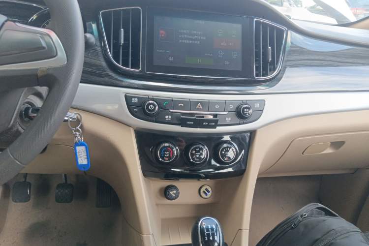 Used Baojun 730 2016 1.5L Manual Comfort Version 7 Seats China V Emission Standard
