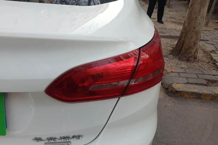 Used Ford Focus 2018 Sedan Classic EcoBoost 180 Automatic Elite Model