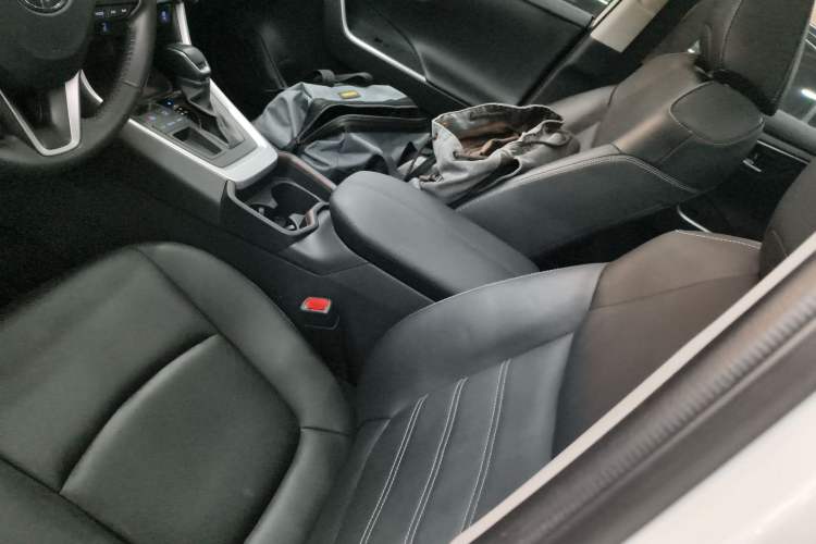 Used Toyota RAV4 2020 2.0L CVT Two-Wheel Drive Prestige Edition
