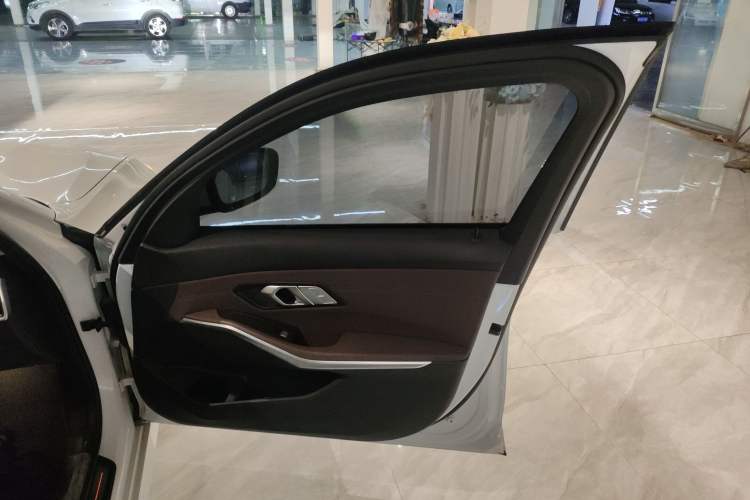 Used BMW 3 Series 2021 320i Sport Package