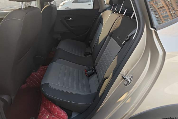 Used Volkswagen Polo 2014 1.6L Cross Polo Automatic
