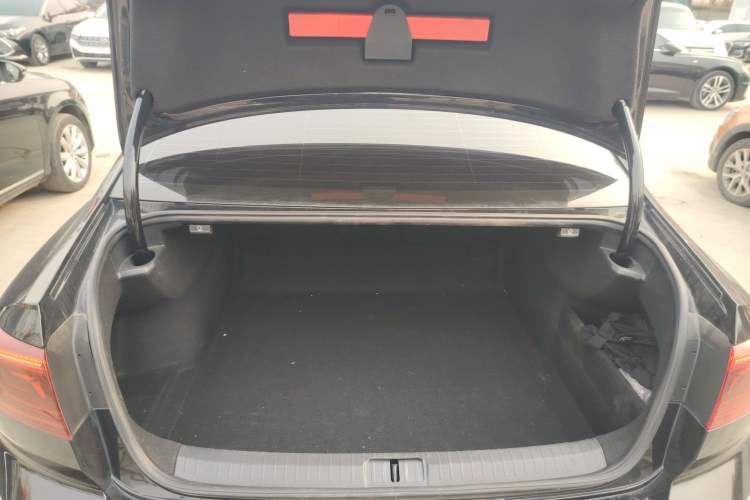 Used Volkswagen Magotan 2025 Zhongxiang Model 280TSI DSG Luxury Version
