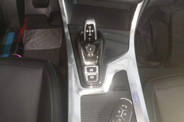 Used Lynk & Co 01 2017 2.0T Two-Wheel Drive Zhaopu Version
