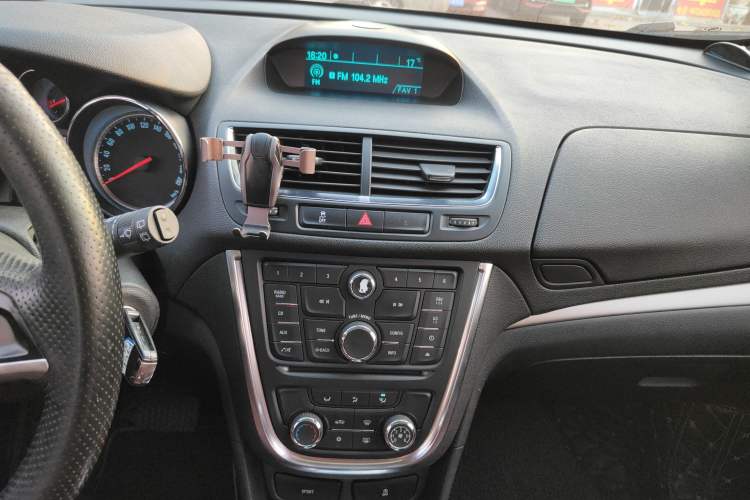 Used Buick Encore 2015 1.4T Automatic Two-Wheel Drive Urban Elite Version
