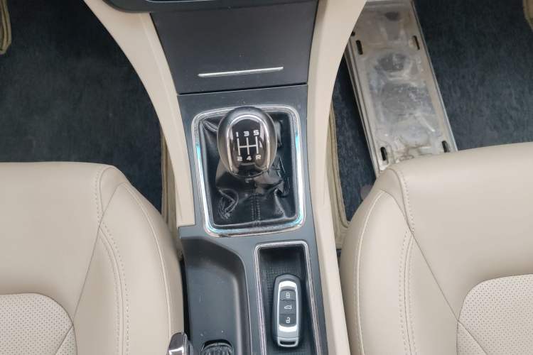 Used Geely Auto Emgrand 2017 Sedan Million Edition 1.5L Manual Luxury Model