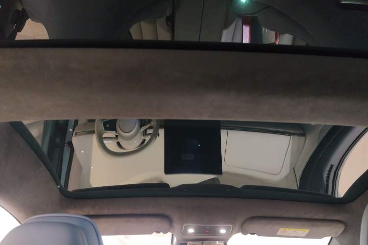 Used Hima Luxeed S7 2025 705 km Max
