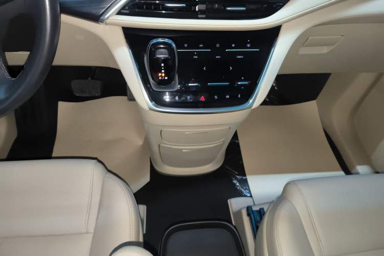 Used Buick GL8 2022 ES Landtrek 653T Luxury Edition
