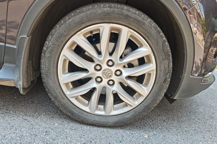 Used Buick Envision 2018 28T Four-Wheel Drive Luxury Model
