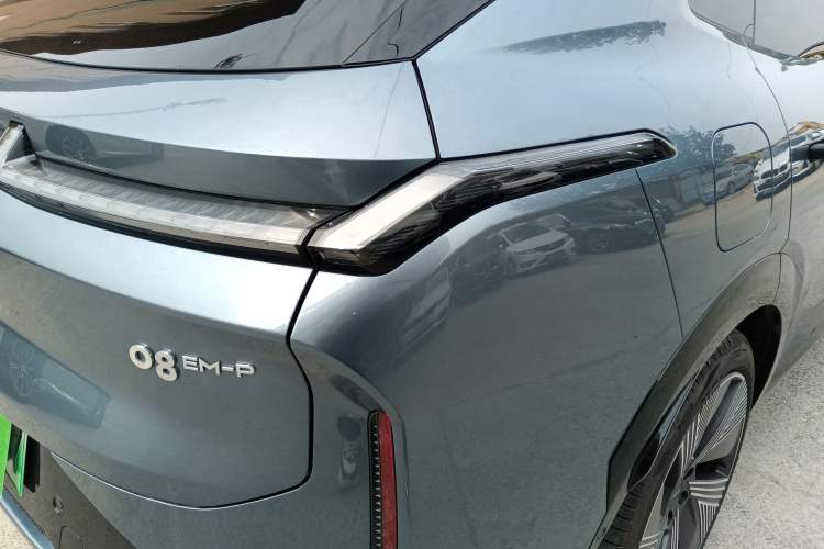 Used Lynk & Co 08 EM-P 2025 220 km All-Wheel-Drive Performance Halo
