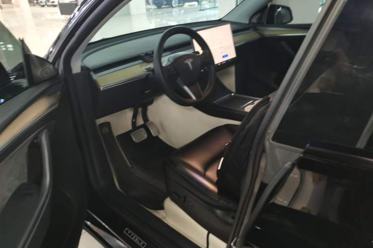 Used Tesla Model Y 2022 Rear-Wheel-Drive Version
