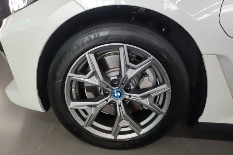 Used BMW i3 2024 eDrive 35 L
