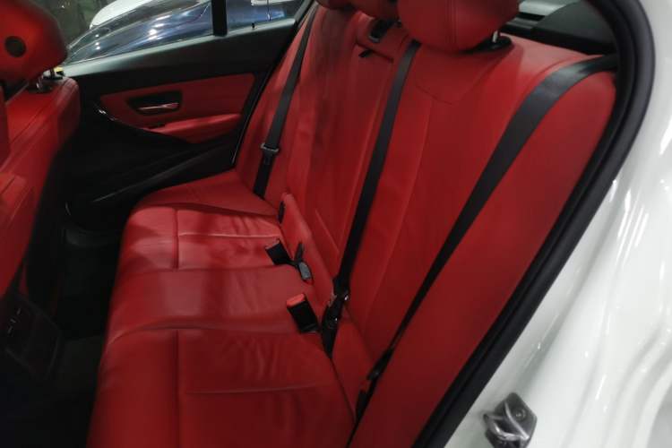 Used BMW 3 Series 2014 320i Sport Design Package
