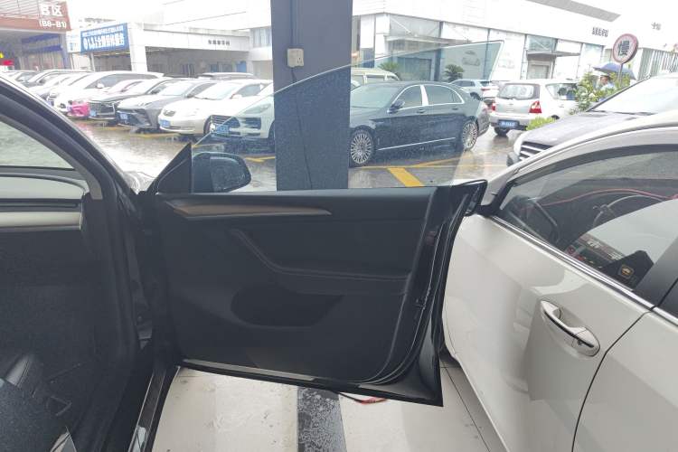 Used Tesla Model Y 2022 Rear-Wheel-Drive Version
