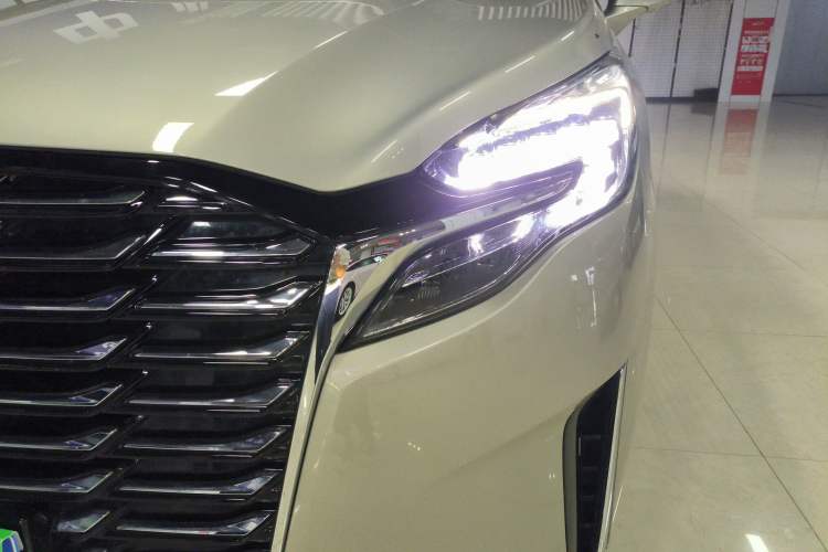 Used Buick GL8 2023 ES Lu Zun Deluxe Model
