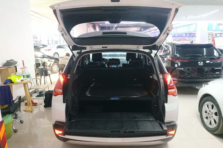 Used Peugeot 3008 2015 2.0L Automatic Classic Edition