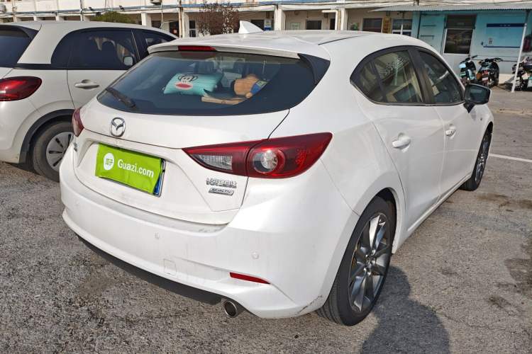 Used Mazda Mazda 3 Axela 2017 Hatchback 2.0L Automatic Sport Model China V Emission Standard
