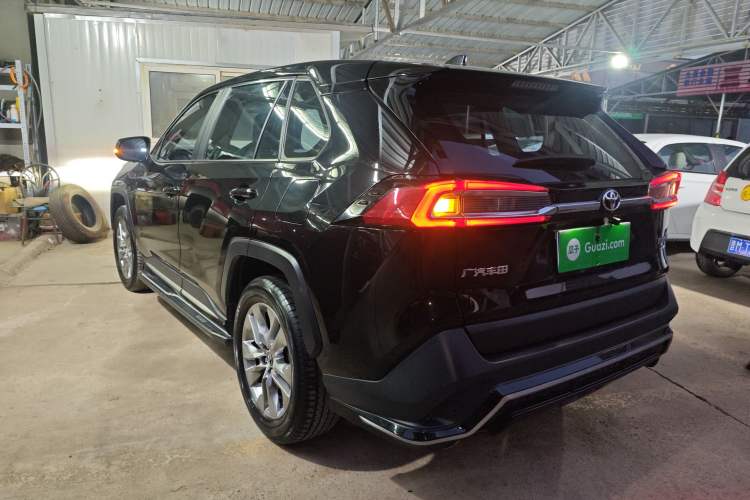 Used Toyota Wildlander 2021 2.0L CVT 4x4 Luxury Edition
