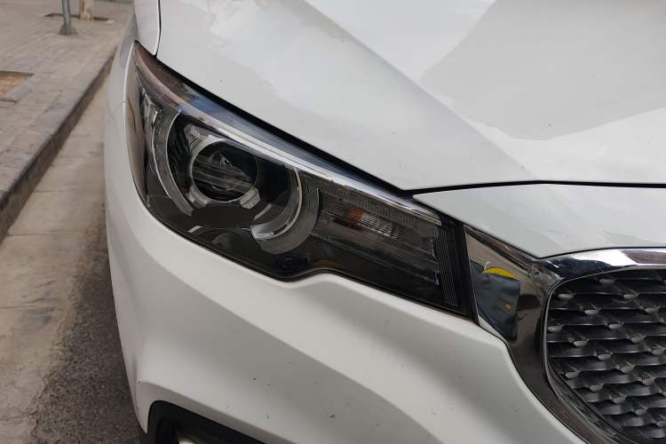 Used MG ZS 2017 1.5L Manual Deluxe Internet Edition
