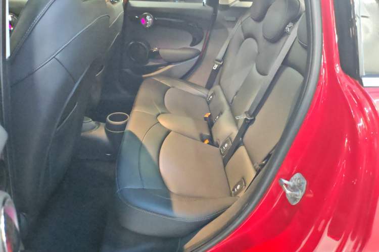 Used  MINI 2019 1.5T COOPER Classic Edition Five-Door Version
