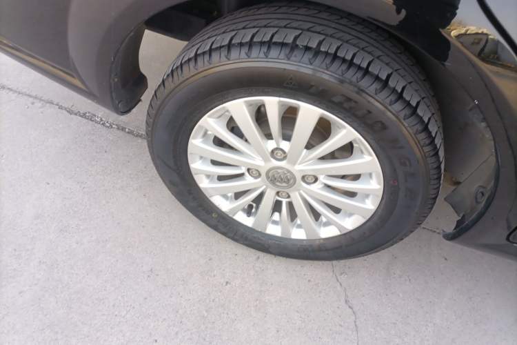 Used Buick Excelle 2015 1.5L Automatic Classic Model
