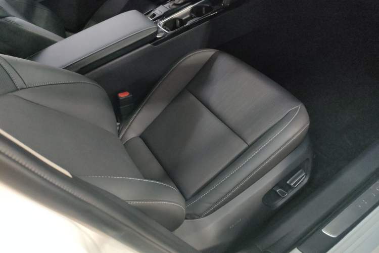 Used Toyota Camry 2024 Dual-Motor 2.0 HG Premium Edition