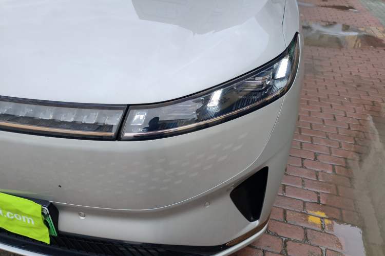 Used  eπ008 2024 210Max Range-Extended Version 6 Seats