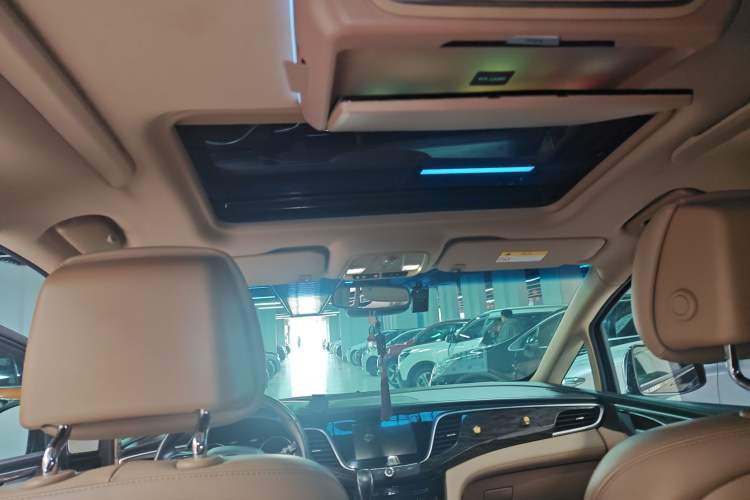 Used Buick GL8 2018 ES 28T Flagship Model China VI Standard