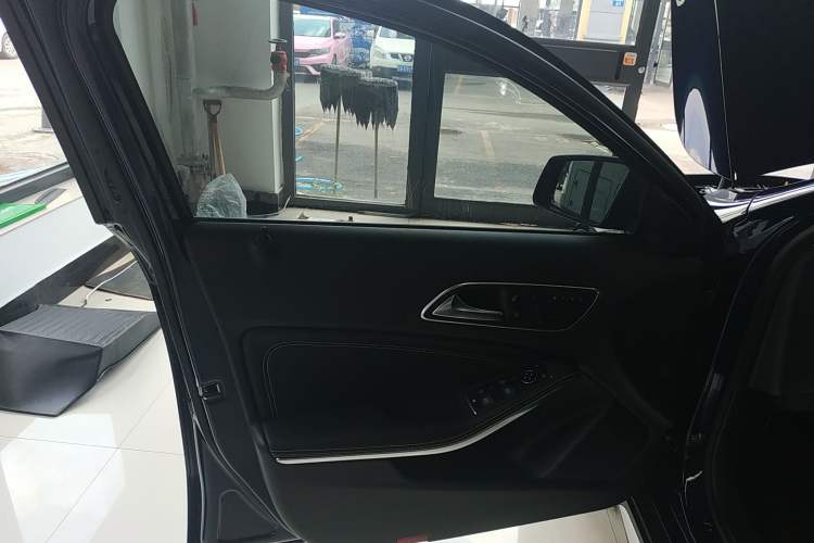 Used Mercedes-Benz GLA 2015 GLA 200 Fashion Model
