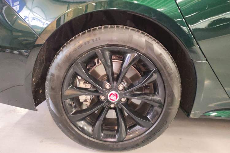 Used Jaguar XFL 2023 XFL 2.0T P250 Two-Wheel-Drive Elite Sport Gold Edition
