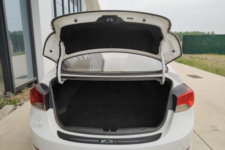 Used Hyundai Elantra 2015 1.6L Automatic Leading Model