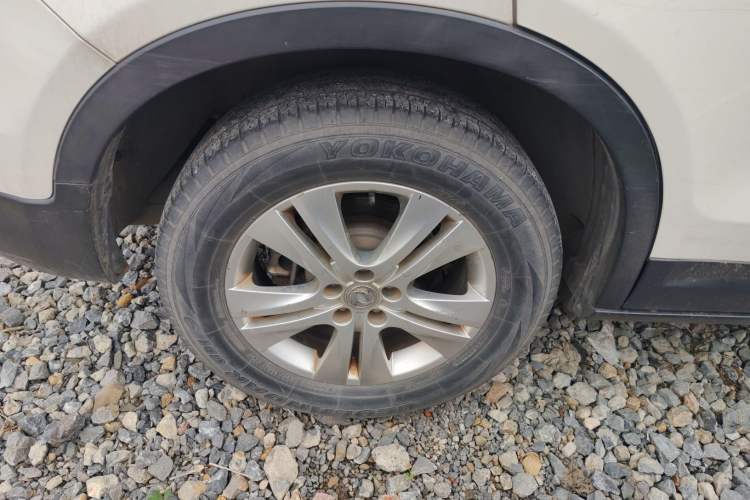 Used Dongfeng Aeolus AX7 2015 2.0L Automatic Zhiyue Version
