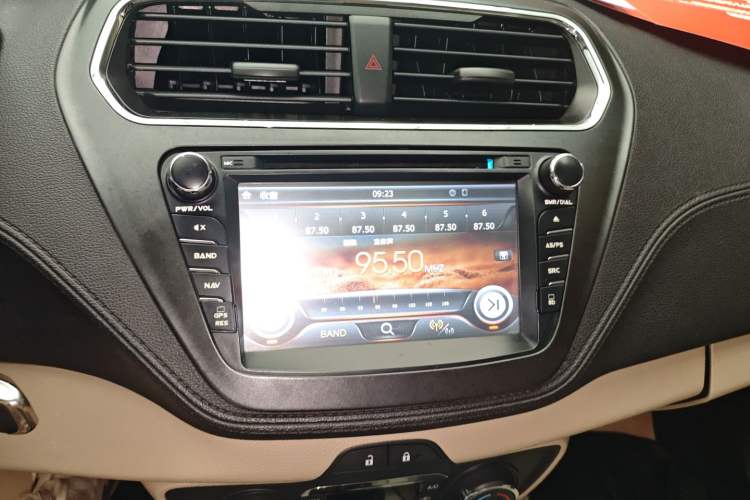 Used Ford Escort 2015 1.5L Automatic Fashion Model
