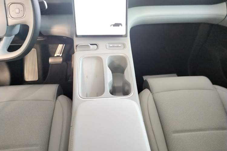 Used Nio ES6 2024 75 kWh
