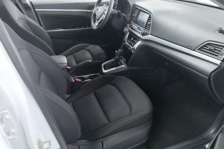 Used Hyundai Elantra 2016 1.6L Automatic ZhiXuan – Elite Version
